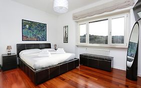 St. Peter Terrace Apartment